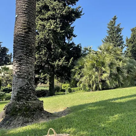 Апартаменты Inviting In South Of France Near The Sea