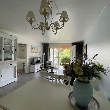 Апартаменты Inviting In South Of France Near The Sea Жуан-ле-Пен