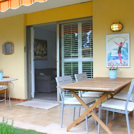Апартаменты Inviting In South Of France Near The Sea